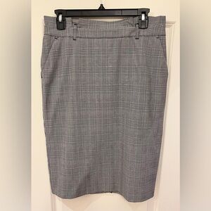 Banana Republic Women’s Black & White Plaid Pencil Skirt - Sz 6